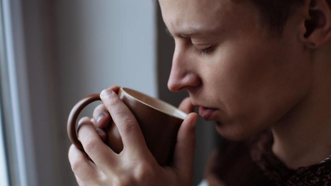 https://cdn.idntimes.com/content-images/post/20170614/sniffingcoffee-a95e38b950f0dc13d16db04b4cc8e2ed.jpg