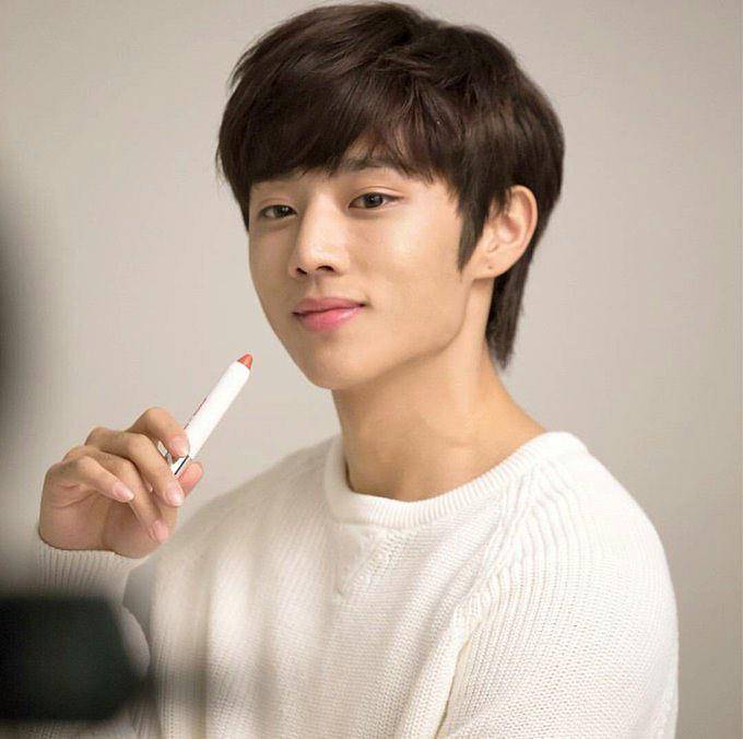 https://cdn.idntimes.com/content-images/post/20180115/sunwoo-the-boyz-97515297c4dad70c8ef5c718c326adab.jpg