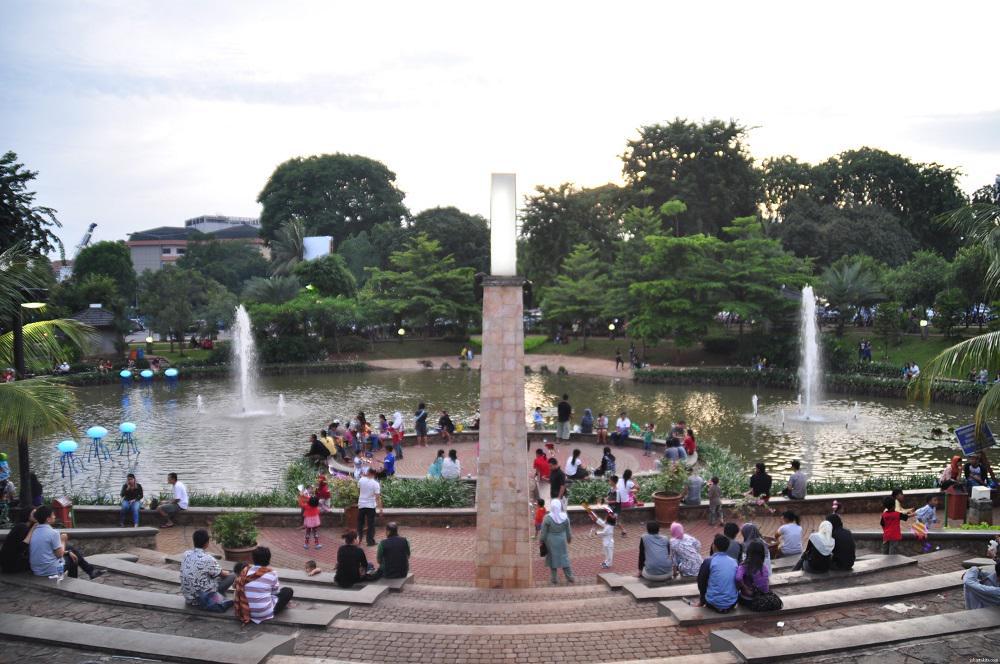 https://cdn.idntimes.com/content-images/post/20170602/taman-ayodya-3-c6c1949a5635d8303d7845aac36186d3.jpg