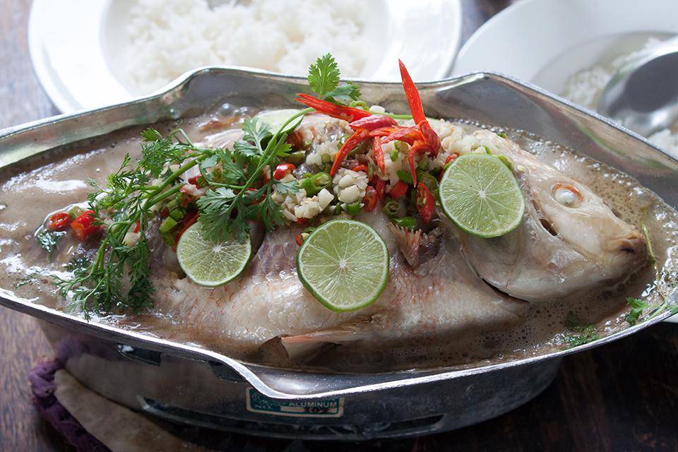 https://cdn.idntimes.com/content-images/post/20180314/thai-fish-steamed-with-chili-lime-a6f56b63bcd6bbe7789e54d4e0d15973.jpg