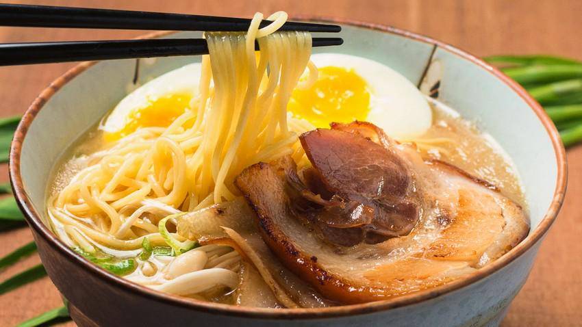 https://cdn.idntimes.com/content-images/post/20171017/tonkutsu-ramen-a95c389de63845c3c48f70390a6926ff.jpg
