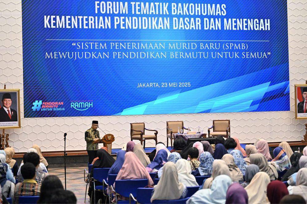 Wakil Menteri Pendidikan Dasar dan Menengah (Wamendikdasmen), Atip Latipulhayat, dalam Forum Tematik Bakohumas yang bertajuk SPMB Mewujudkan Pendidikan Bermutu untuk Semua, di Plaza Insan Berprestasi, Kompleks Kemendikdasmen, Jakarta. (dok. Kemendikdasmen)