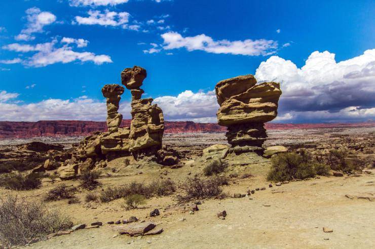 https://cdn.idntimes.com/content-images/post/20180415/valley-of-the-moon-3359e0ccc9f68bd4f4cf1c16e06bd7d6.jpg