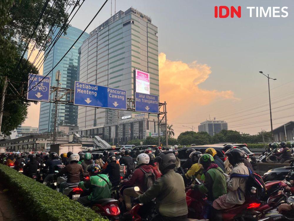 Mega Kuningan Jaksel Masih Macet, Menjalar hingga Semanggi