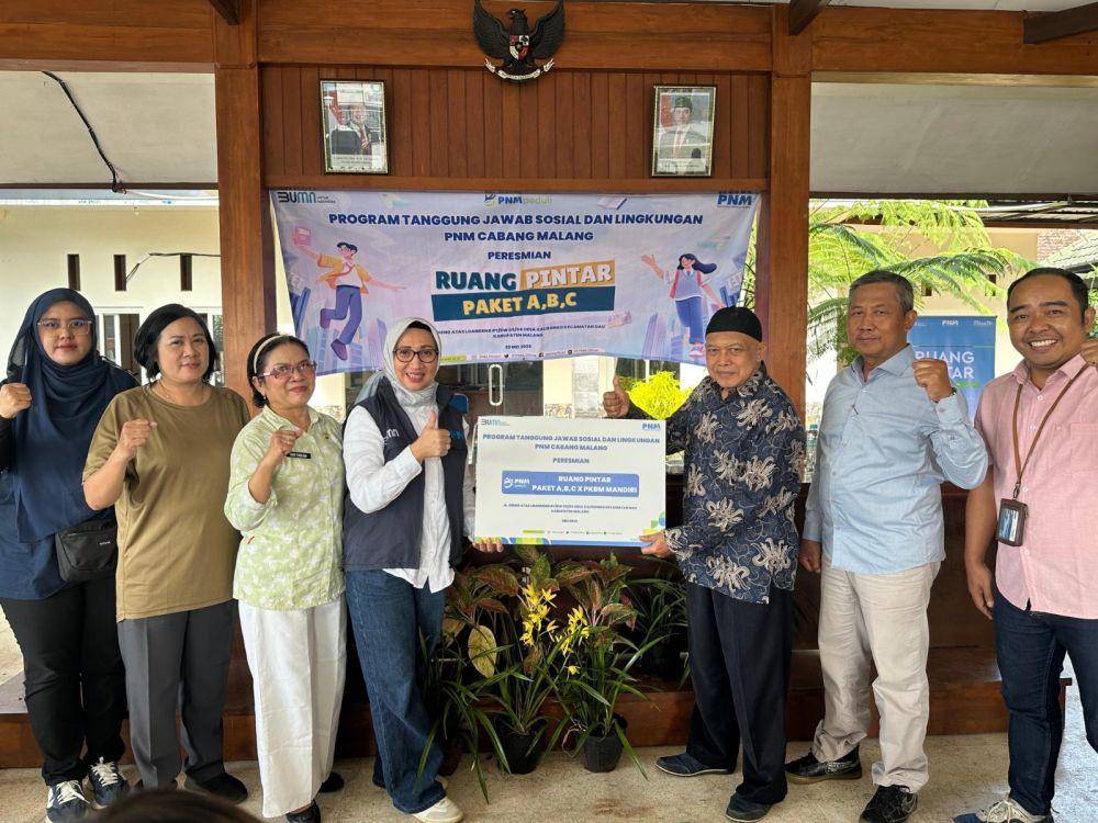 PT Permodalan Nasional Madani (PNM) meresmikan Ruang Pintar PNM yang menyediakan fasilitas kejar paket A, B, dan C di Pusat Kegiatan Belajar Masyarakat (PKBM) Mandiri di Dusun Loándeng, Desa Kalisonog, Kabupaten Malang.  (Dok. PNM)