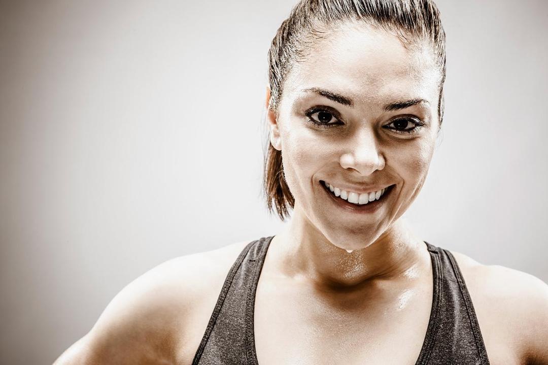 https://cdn.idntimes.com/content-images/post/20160929/women-sweat3-2c8b1ac3ce85bb661f7955ad800d3d3e.jpg