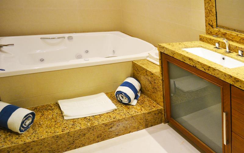 http://cdn.idntimes.com/content-images/post/20160712/x-bathroom-1-fc588c4a16fe969b04868fde4e66fb11.jpg