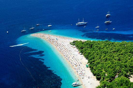 https://cdn.idntimes.com/content-images/post/20170929/zlatni-rat-beach-bc0a7773641377e6da7eaa166f5f152c.jpg