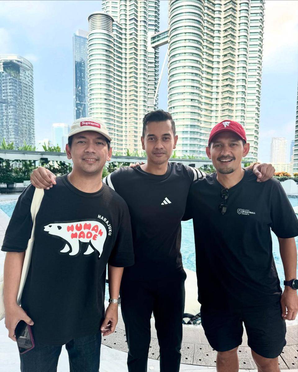 Ibnu Jamil nonton Manchester United di Malaysia (instagram.com/ibnujamilo)