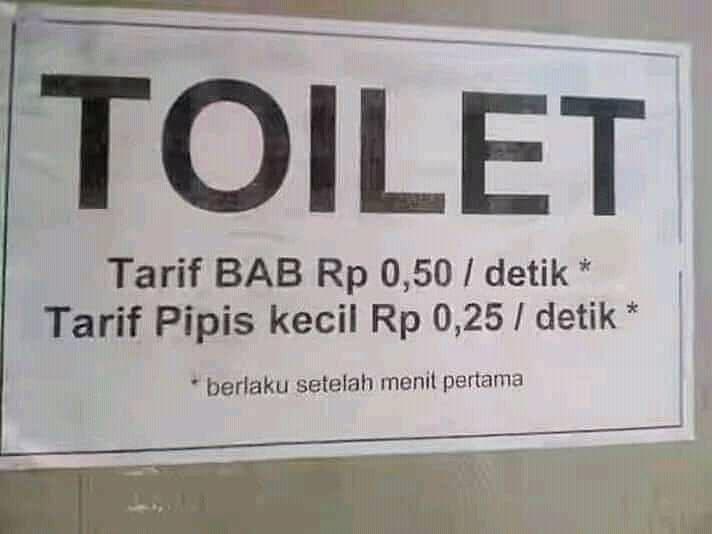 https://cdn.idntimes.com/content-images/community/2019/06/1049498-pengumuman-tarif-toilet-bikin-mikir-keras-6b11c2221c9527fcd7ed572657943513.jpg