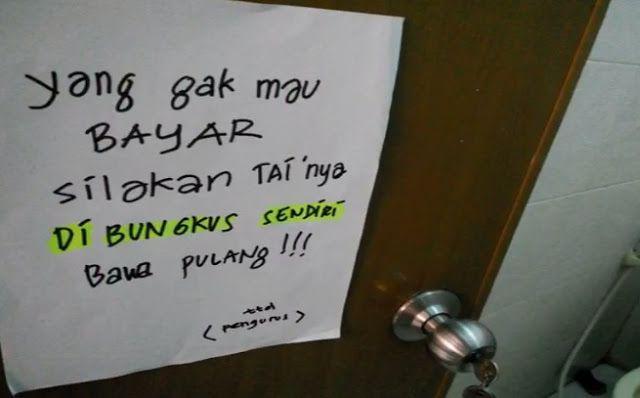 https://cdn.idntimes.com/content-images/community/2019/06/1049501-pengumuman-tarif-toilet-bikin-mikir-keras-7706e372005a1324443b2684d9951853.jpg