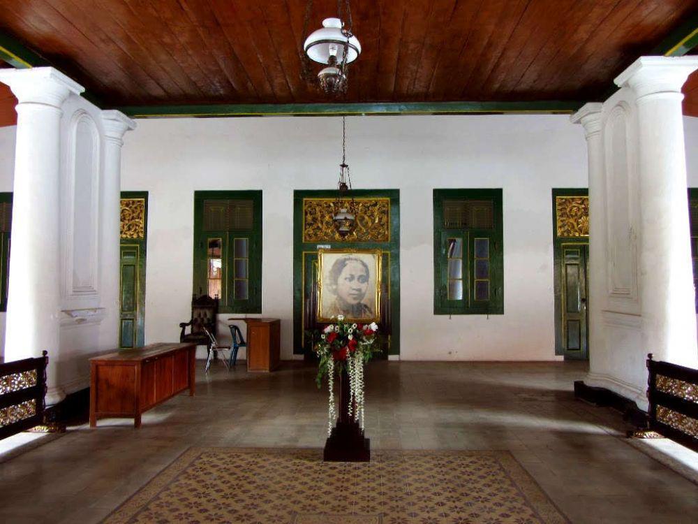 https://cdn.idntimes.com/content-images/community/2019/08/219-besar-662d6acc73822af8af3436cd50faa708.jpg