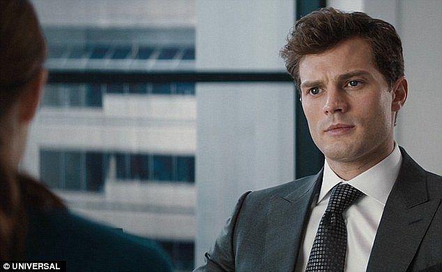 http://cdn.idntimes.com/content-images/post/20160108/2551576200000578-2939061-christian-grey-jamie-previously-said-his-on-screen-character-is-m-2-1423032278860-c181aa483b4f0f56bbd13997b4aa9bde.jpg