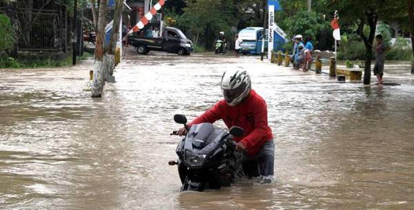 http://cdn.idntimes.com/content-images/post/old/2a409-Telat13_iotomotifcom.jpg