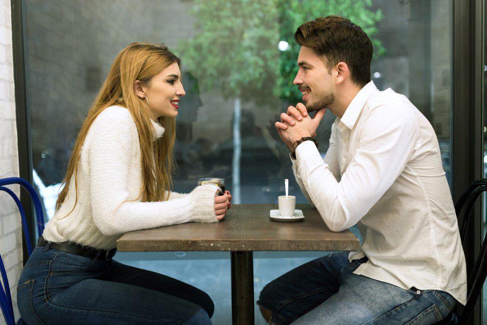 5 Cara Menarik Perhatian Cewek Virgo, Gak Perlu Modal Gombalan!