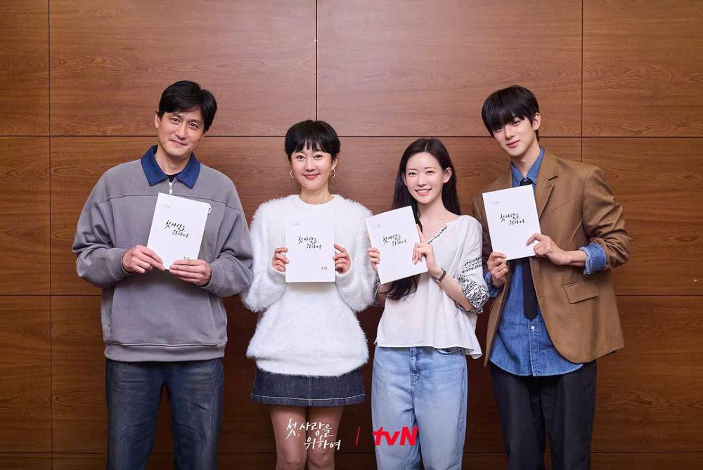 7 Potret Pembacaan Naskah Love, Take Two, Yum Jung Ah x Park Hae Joon!
