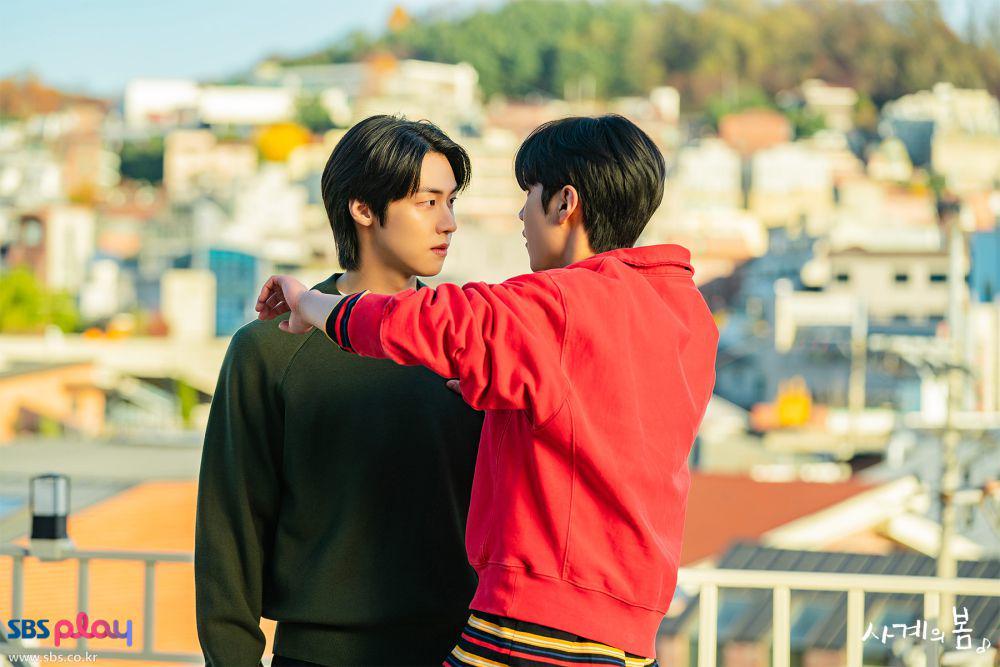 7 Bantuan Sa Gye untuk Tae Yang di Drama Spring of Youth, Suportif!
