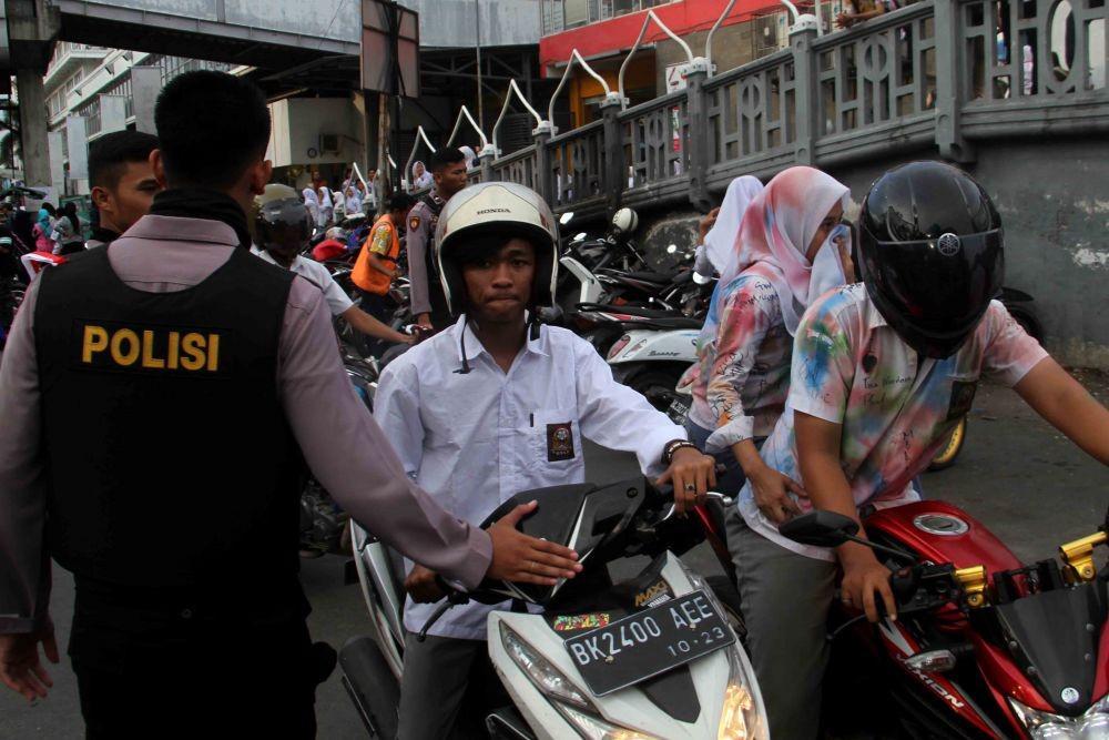 https://cdn.idntimes.com/content-images/post/20190408/anak-sekolah-1-d4946a3e1bd6a8efa2b52cf3f87362f0.jpg