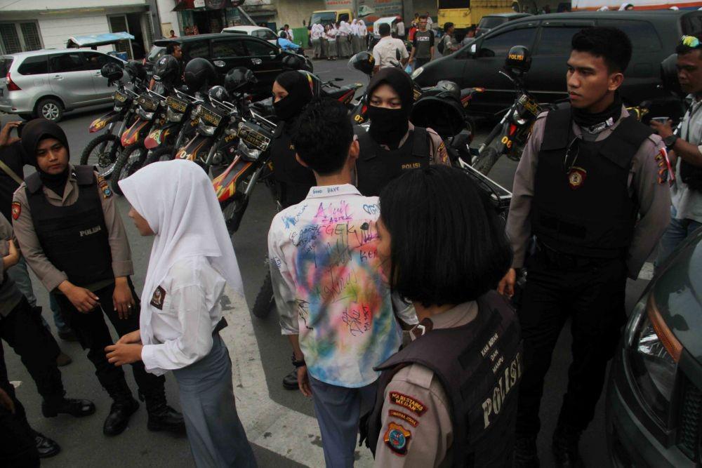 https://cdn.idntimes.com/content-images/post/20190409/anak-sekolah-10-dc77b9fa84478a5137e3123a09a1d328.jpg