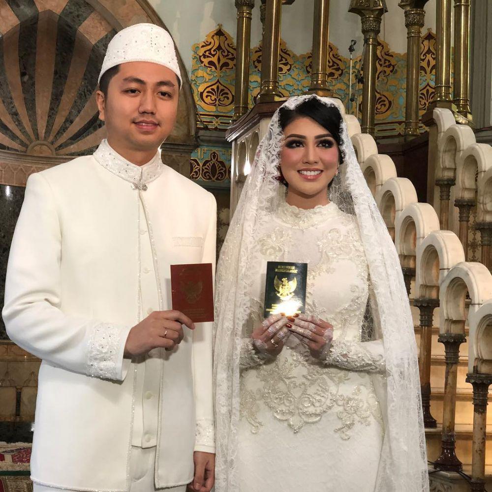 https://cdn.idntimes.com/content-images/community/2019/02/anazofficial-3-bturltonpwv-7e0347daac5a99f3e4900fd56030bcba.jpg