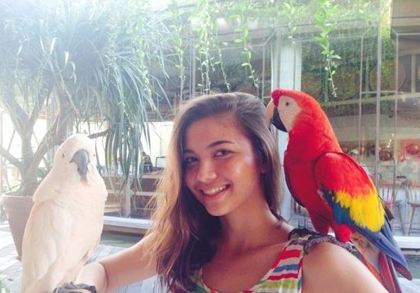 https://cdn.idntimes.com/content-images/community/2019/06/angela-dan-burung-a10e717840ecaf43d25c11a125c94d39.png