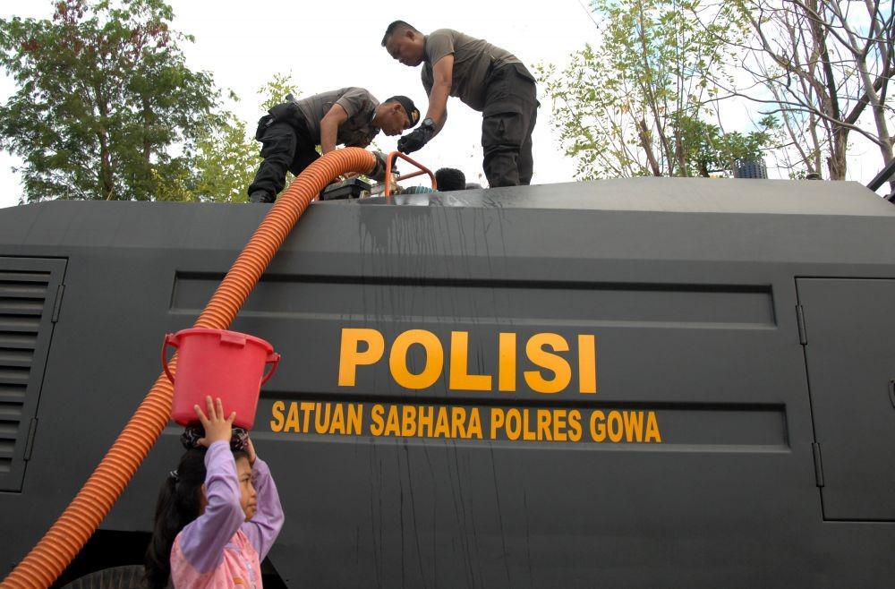 https://cdn.idntimes.com/content-images/post/20190909/antarafoto-bantuan-air-bersih-060919-abhe-2-71d3e339940b128a24bcb0ec5c25db1b.jpg