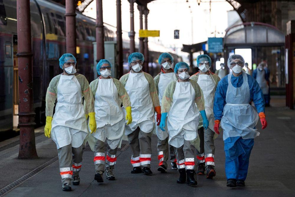 https://cdn.idntimes.com/content-images/post/20200410/antarafoto-france-coronavirus-infectedpatienttransfer-03042020-38be118246f421e4945e91adb3bd218c.jpg