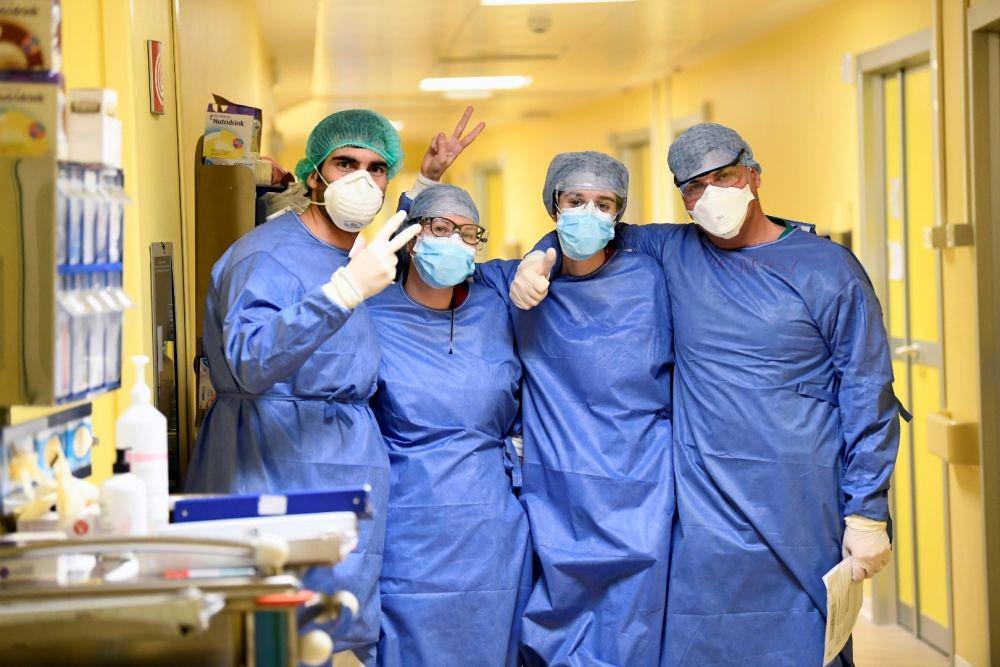 https://cdn.idntimes.com/content-images/post/20200410/antarafoto-italy-coronavirus-milan-hospital-27032020-a4271c55e502f47e1befba9aa074657d.jpg