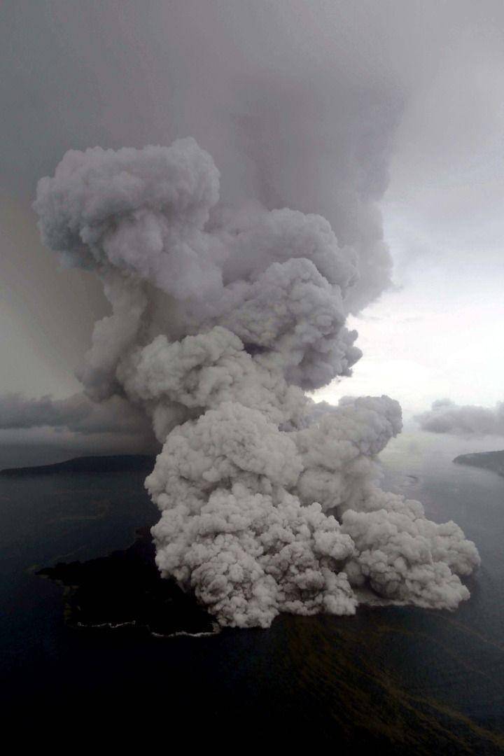 https://cdn.idntimes.com/content-images/post/20181224/antarafoto-letusan-gunung-anak-krakatau-231218-pras-5-3e5d8371c6c9601ebab00fca996bae40.jpg
