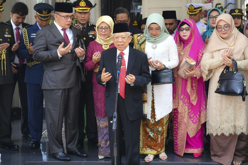 https://cdn.idntimes.com/content-images/post/20191020/antarafoto-maruf-amin-doa-bersama-20102019-lmo-1-b3f8f165d8f891a59ff0b6c3f320b142.jpg