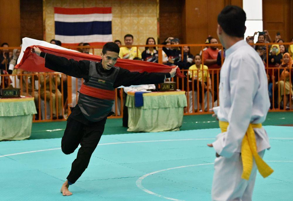 https://cdn.idntimes.com/content-images/post/20190722/antarafoto-medali-emas-pencak-silat-asg-220719-tom-3-b5e6dad4c1660fa197d20dd99d17b4fe.jpg