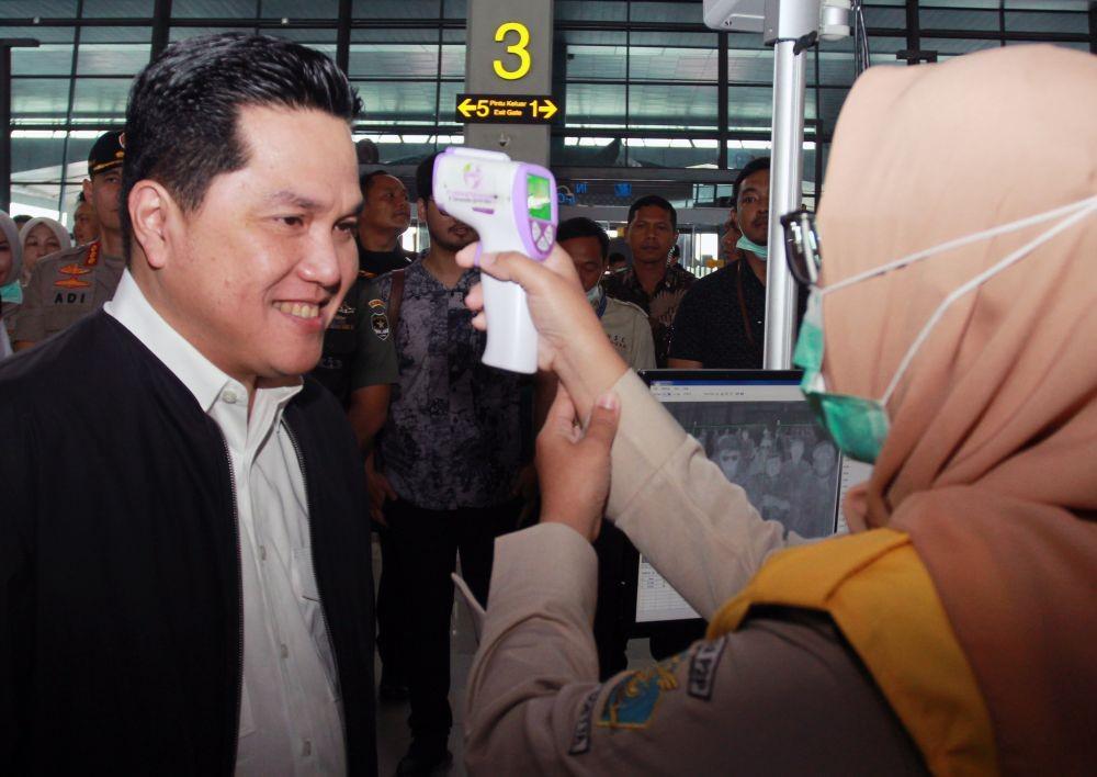 https://cdn.idntimes.com/content-images/post/20200311/antarafoto-menteri-bumn-tinjau-bandara-soetta-11032020-bal-1-1-42fe3de5a58148bb6d9240316fa3de2b.jpg