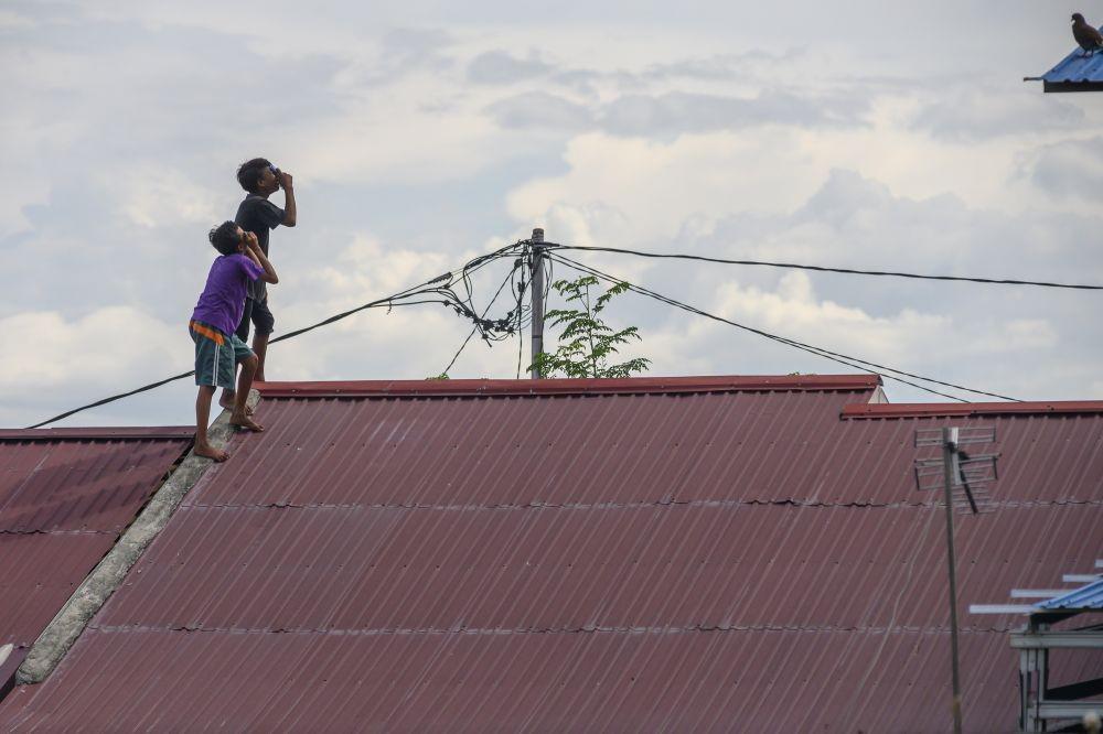 https://cdn.idntimes.com/content-images/post/20191226/antarafoto-pengamatan-gmc-di-palu-261219-bmz-2-d9070e1fd9a99b3b1316df16c5404fdb.jpg