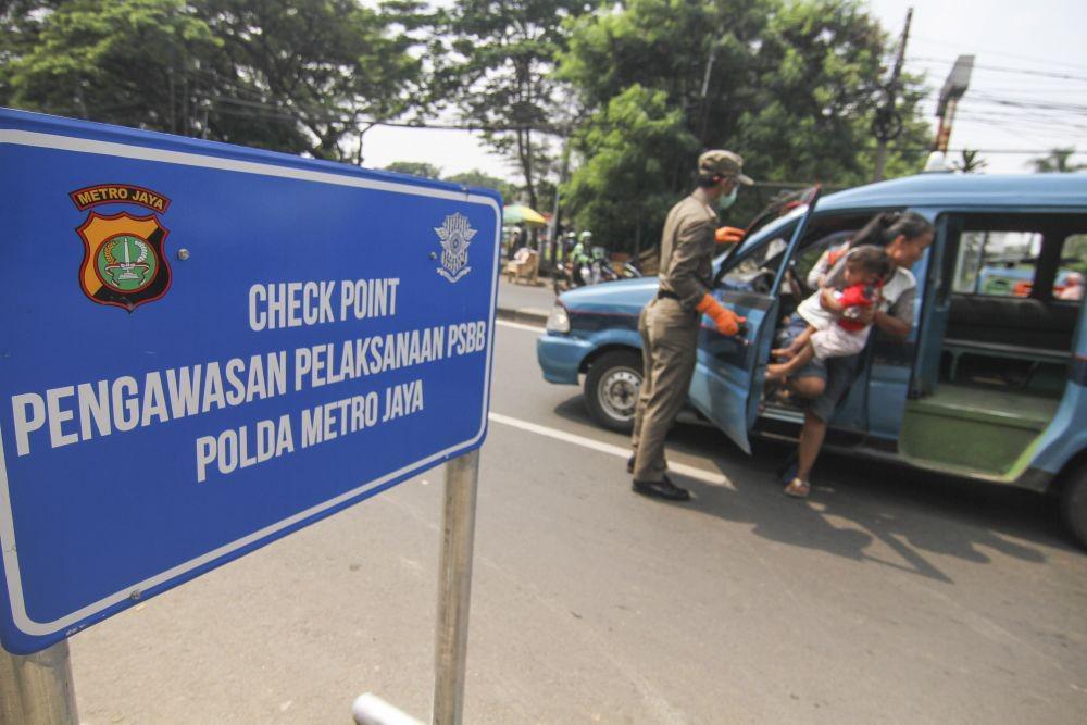 https://cdn.idntimes.com/content-images/post/20200412/antarafoto-pengawasan-psbb-di-perbatasan-jakarta-depok-10042020-ada-3-3956be105d1edfb3d09652cf7987ee94.jpg