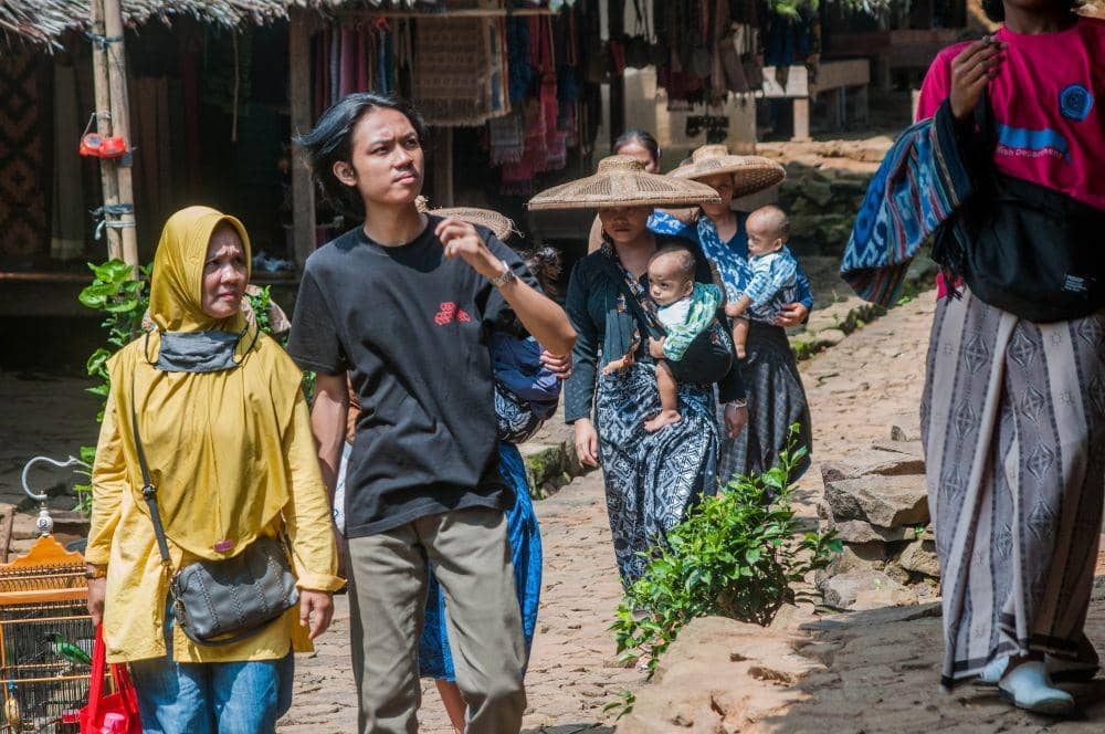https://cdn.idntimes.com/content-images/post/20200708/antarafoto-permohonan-penutupan-wisata-baduy-070720-bk-5-997c6d4242196bcf41600e985de1556f.jpg