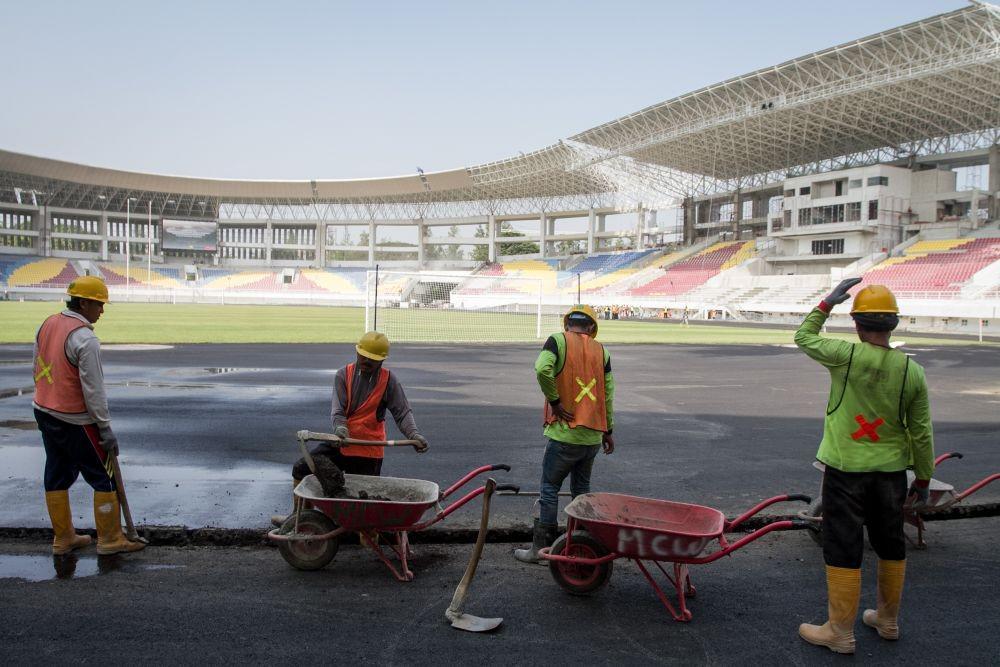https://cdn.idntimes.com/content-images/post/20190805/antarafoto-renovasi-stadion-manahan-solo-240719-yud-2-fffc2153fc84b8329bd2e46b4717f92d.jpg
