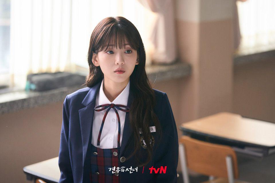 Fakta Peran Cho Yi Hyun di Drakor Head Over Heels, Jadi Dukun MZ!