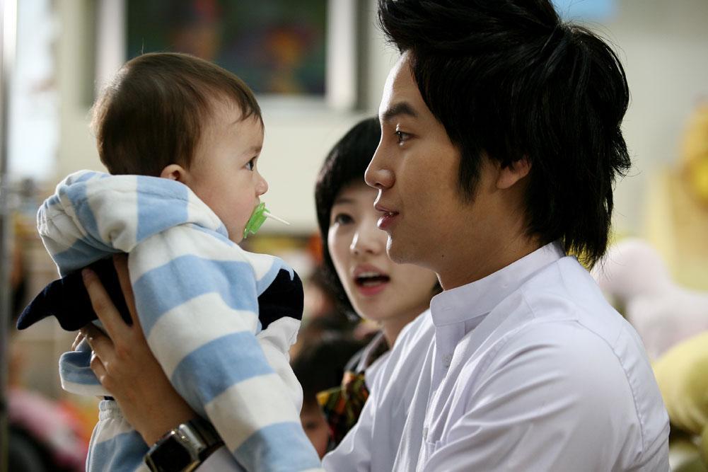 https://cdn.idntimes.com/content-images/post/20180226/baby-and-i-2-c7745ea206b3118498f79d3738b384e5.jpg