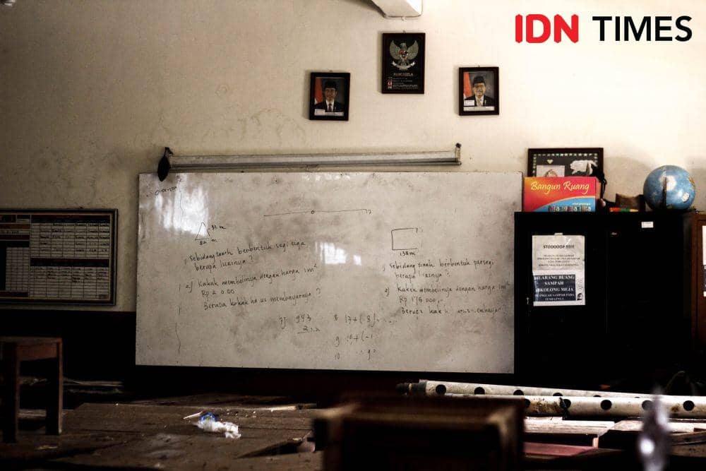 https://cdn.idntimes.com/content-images/post/20190402/banjir-di-sd-aji-tunggal-kota-bandung-2872-23670e15865e8b61e1d5cfa84cd39e8e.jpg