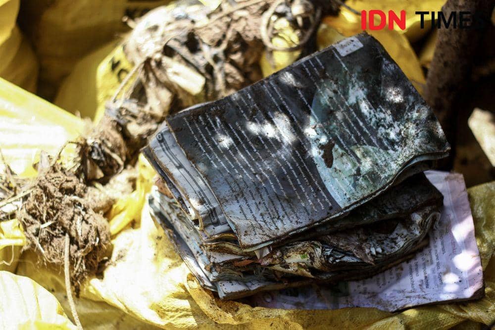 https://cdn.idntimes.com/content-images/post/20190402/banjir-di-sd-aji-tunggal-kota-bandung-2878-8c0dd5edf5268db7d8757425e1a5e24a.jpg
