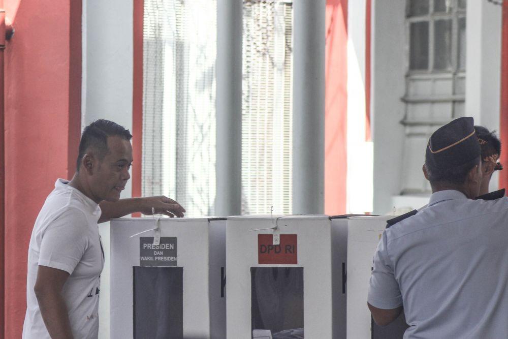 https://cdn.idntimes.com/content-images/post/20190417/fahmi-darmawansyah-di-sukamiskin-kota-bandung-4390-e1381eb1a64cbcee2d2f2793f81d7804.jpg