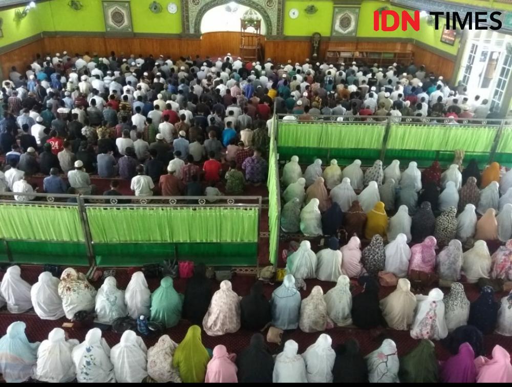https://cdn.idntimes.com/content-images/post/20191226/gerhana-matahari-di-sumut-10-df135b05a6506920a989fa19fa017a3d.png