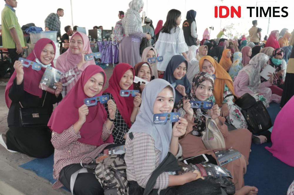 https://cdn.idntimes.com/content-images/post/20191226/gerhana-matahari-di-sumut-5-5948bb40d0bb0ad2016e9a0f228a24cf.png