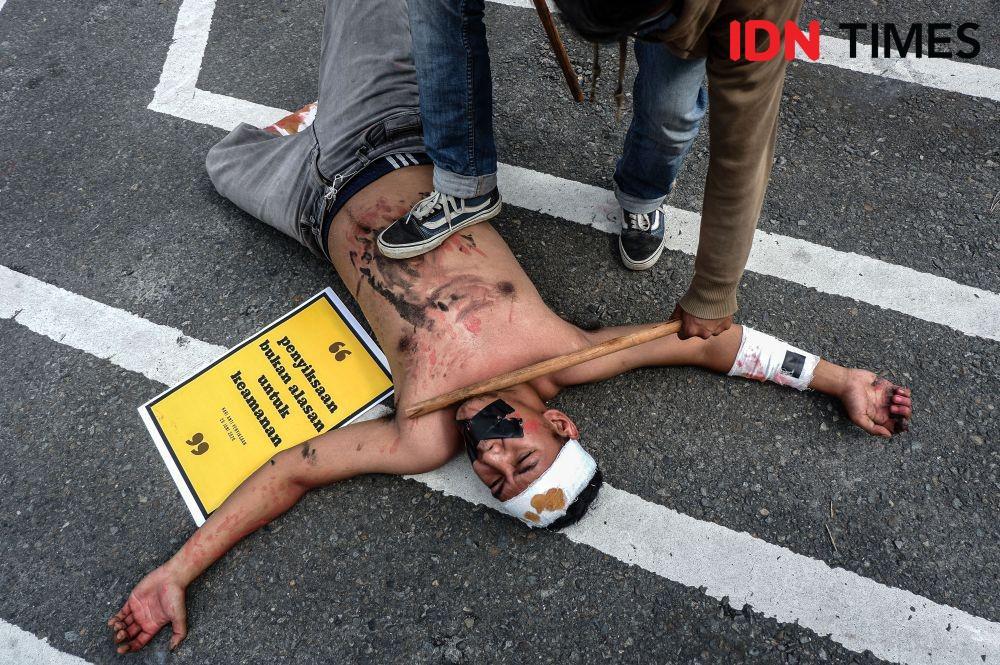 https://cdn.idntimes.com/content-images/post/20200626/hari-anti-penyiksaan-13-71f336e8227da8cae8a37dd2abb0601f.jpg