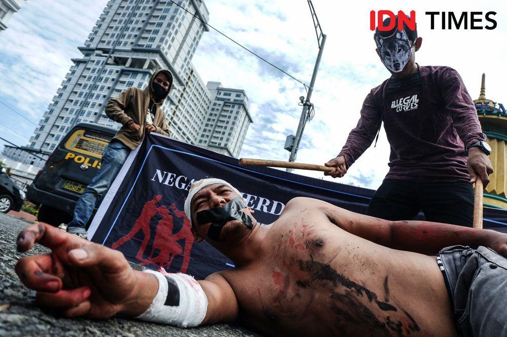 https://cdn.idntimes.com/content-images/post/20200626/hari-anti-penyiksaan-3-b1525a699a05744a60d74bedefd2004d.jpg