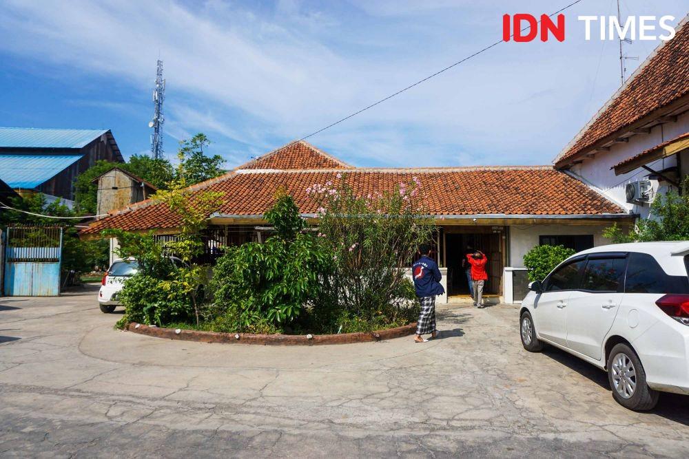 https://cdn.idntimes.com/content-images/post/20200120/idn-times-dhana-kencana-limun-oriental-softdrink-jadul-pekalongan-11-aa5ecbd26eb72761b9fa61da3f213e52.jpg