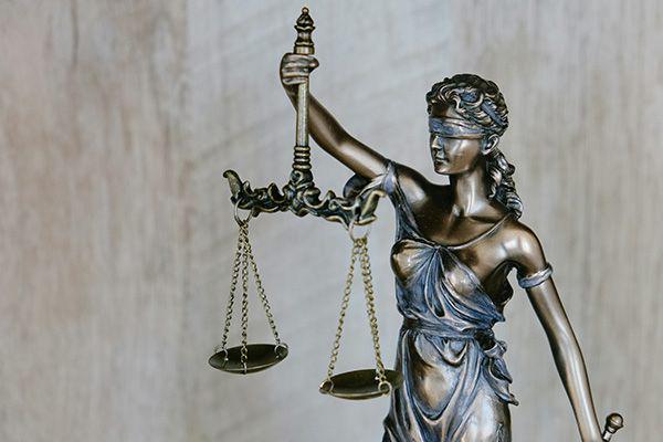 ilustrasi keadilan hukum (unsplash/tingey injury law firm)