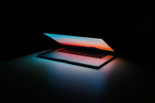 Perbedaan Notebook atau Laptop