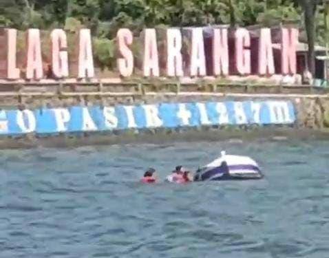 Diduga tabrak ombak, Speedboat wisatawan di telaga Sarangan terbalik. IDN Times/Istimewa.