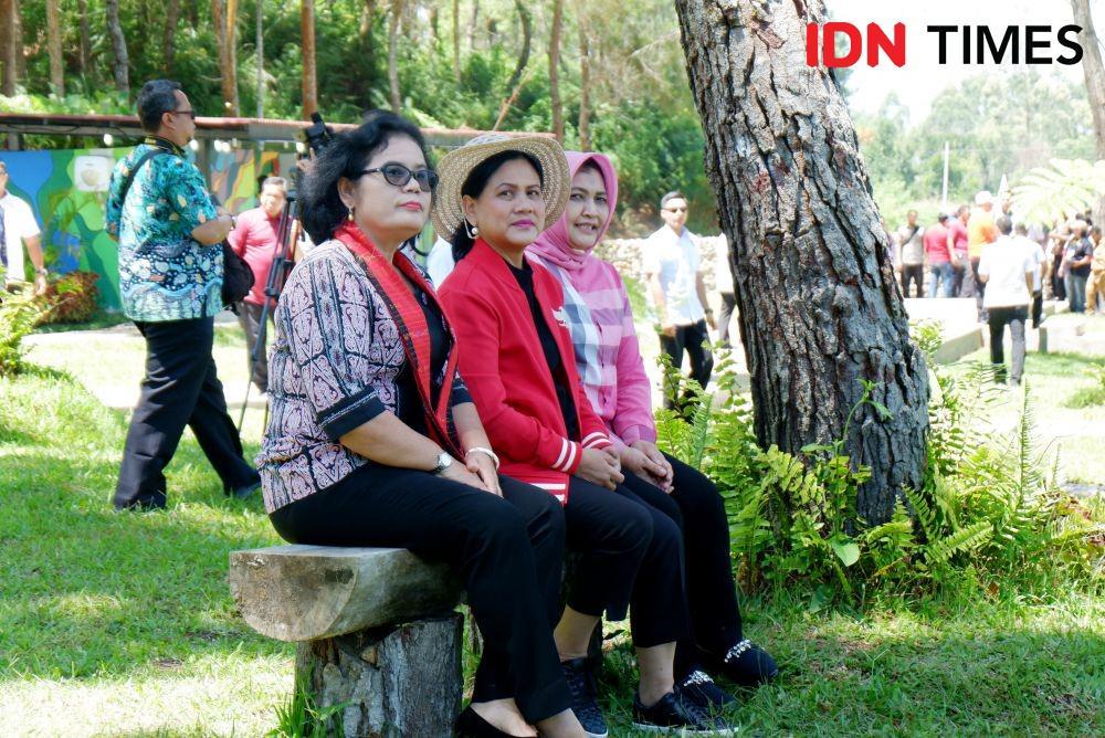 https://cdn.idntimes.com/content-images/post/20190801/jokowi-ke-toba12-acf2a29c86e1ee8cde2e0ad2ca9888a4.jpg